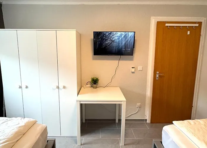 Dutti's - I 2 I 4 Beds I Kitchen I Wifi I Tv I Parking I Autobahn Apartment